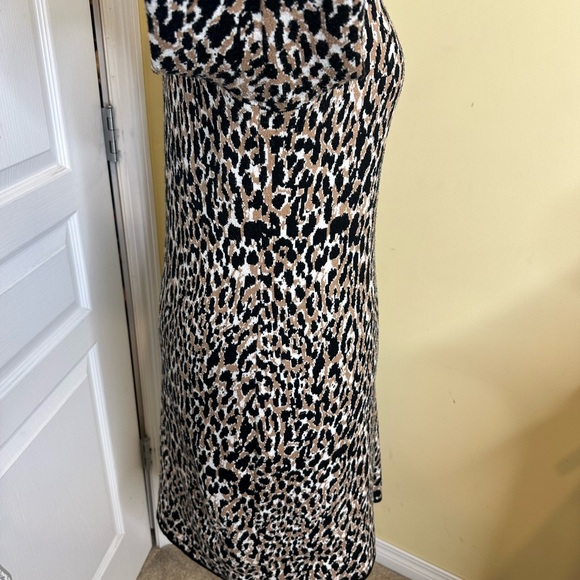 Banana republic Leopard Print Long Sleeve sweater dress - Picture 8 of 10